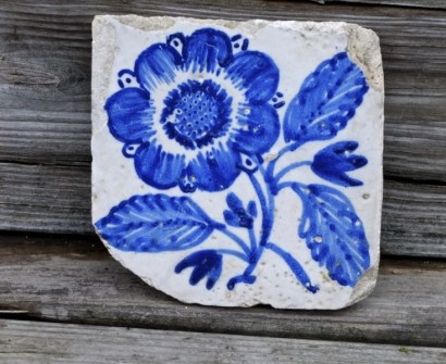 Azulejos in Lisbon, Portugal: Souvenir shopping antique tiles at bargain prices azulejo portugal blue white
