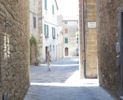 Souvenir shopping Pienza, Italy. 1:35 pm. Where is everyone? Italy Tuscany Pienza looking for shops 2