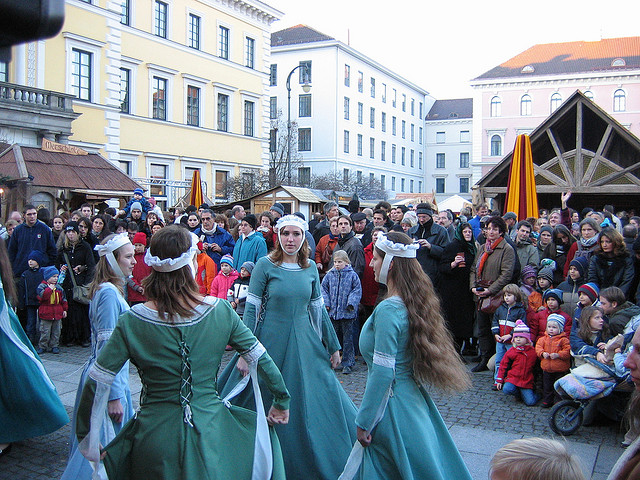 munich medieval best christmas market renaissance dancers munich medieval best christmas market renaissance dancers