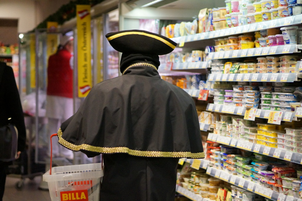 vienna tour guide shopping in supermarket