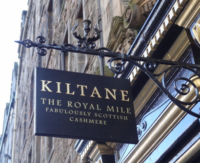 Royal Mile Shops: Good buys or Tourist traps in Edinburgh, Scotland? royal mile shops cashmere souvenirs
