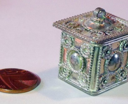 A Backpacker’s Amazing Collection of Teeny Tiny Souvenirs from 14 Countries Tiny Filligree Silver Box - Imgur