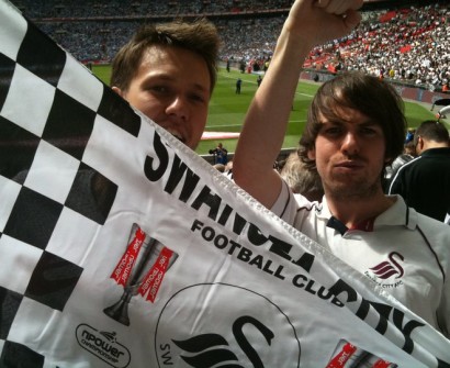 Tourist Tips for attending a Barclays Premier League Football Match (and Souvenir Kits) 252718_10150266212627392_1092816_n(1)