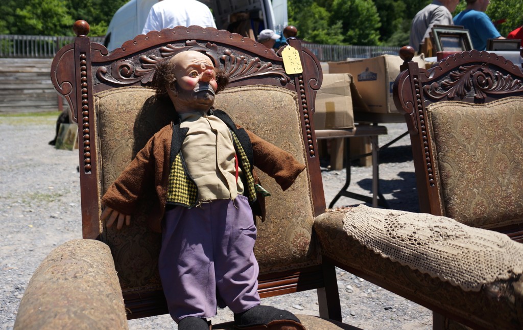 Creepy clown is used to sell chair