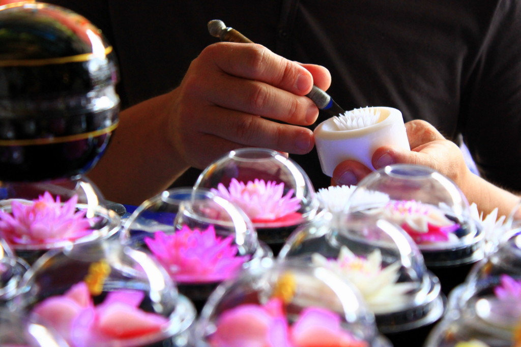 floating market thailand flower candle handicraft souvenirs