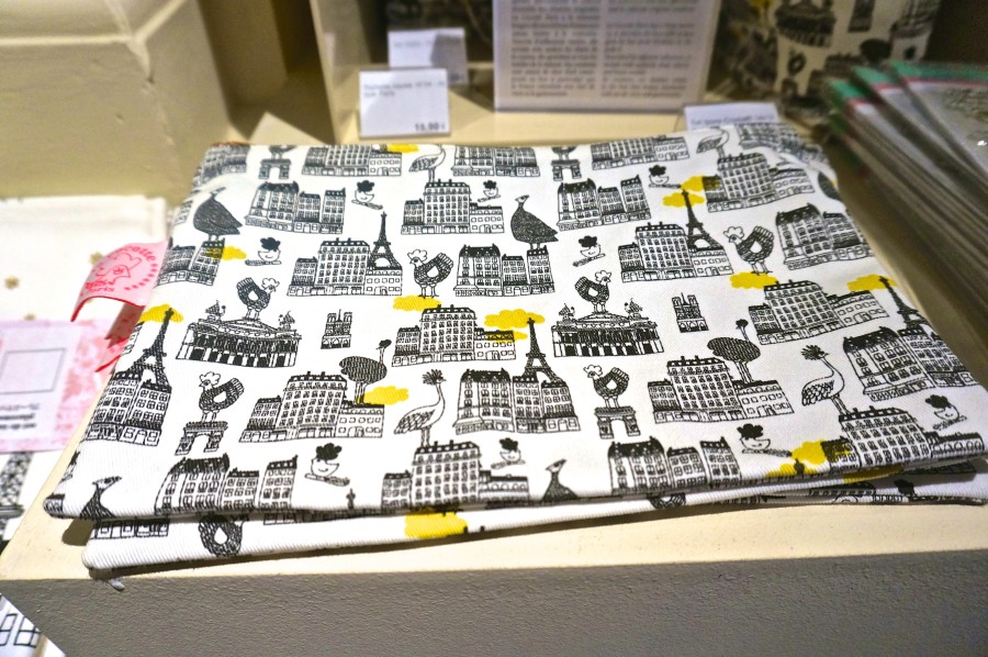 Paris souvenir makeup bag