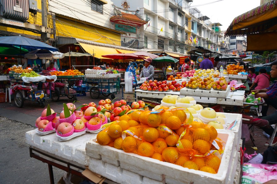 Bangkok Chinatown fruit vendor