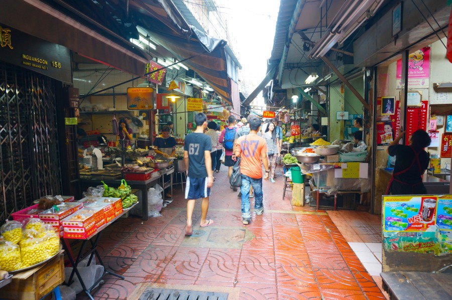 Shopping Bangkok's Chinatown Market for Souvenirs - Souvenir Finder