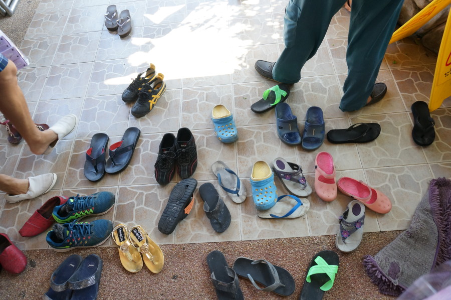 Thai shoes at door
