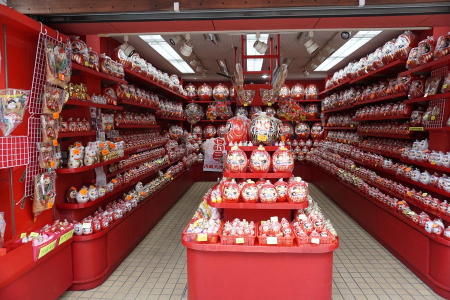 daruma doll shop japan souvenir