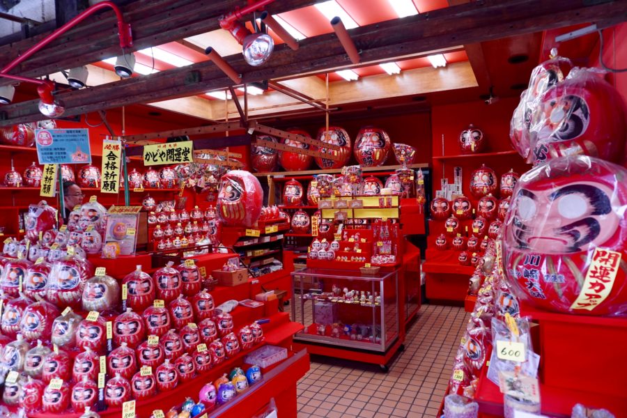 daruma doll shop Japan
