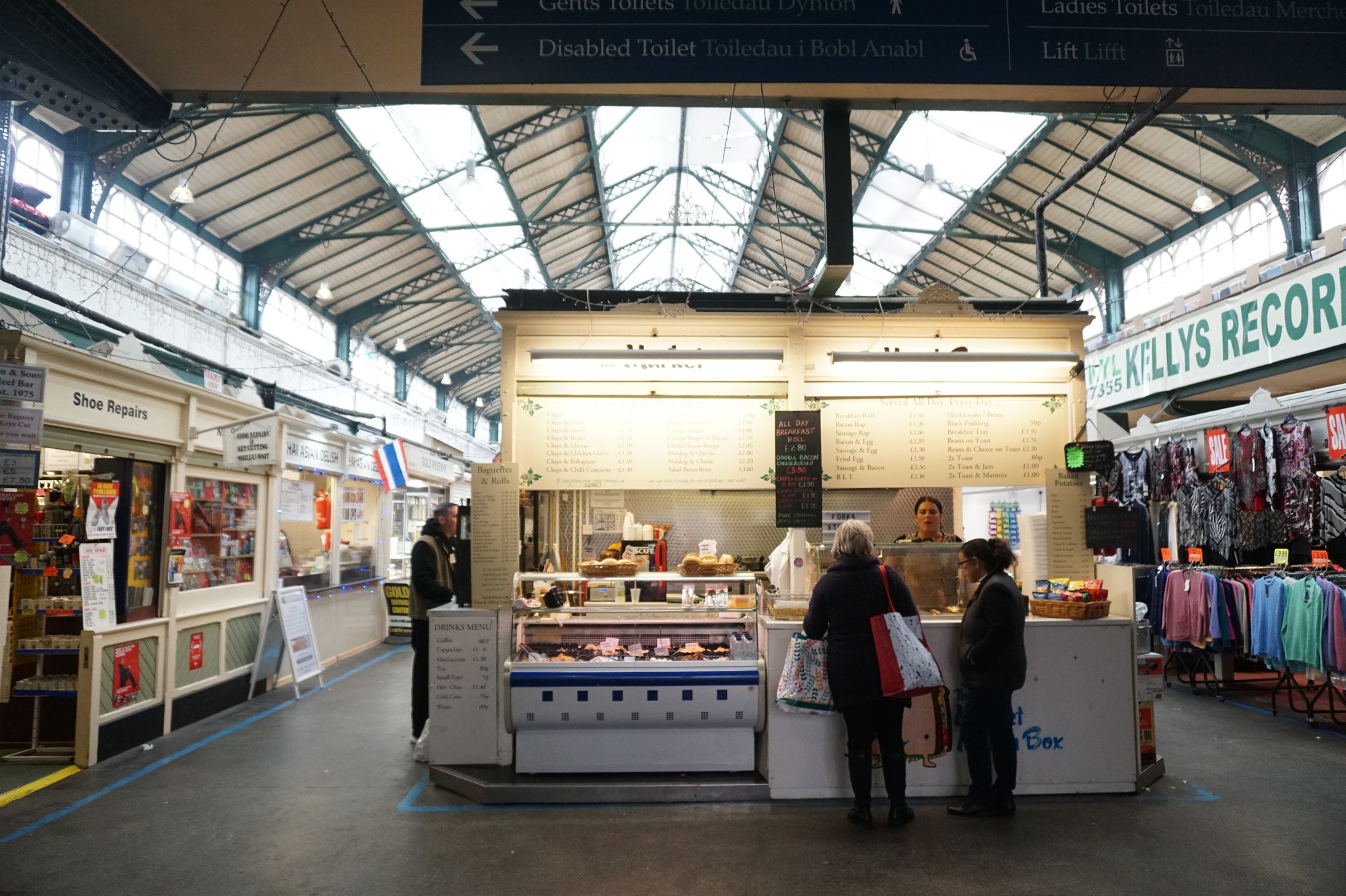 Best of Cardiff, Wales Souvenirs and Experiences Souvenir Finder