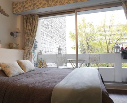 Staying in a Parisian Apartment in the Bastille: the Cobblestone Experience LRG_DSC01324