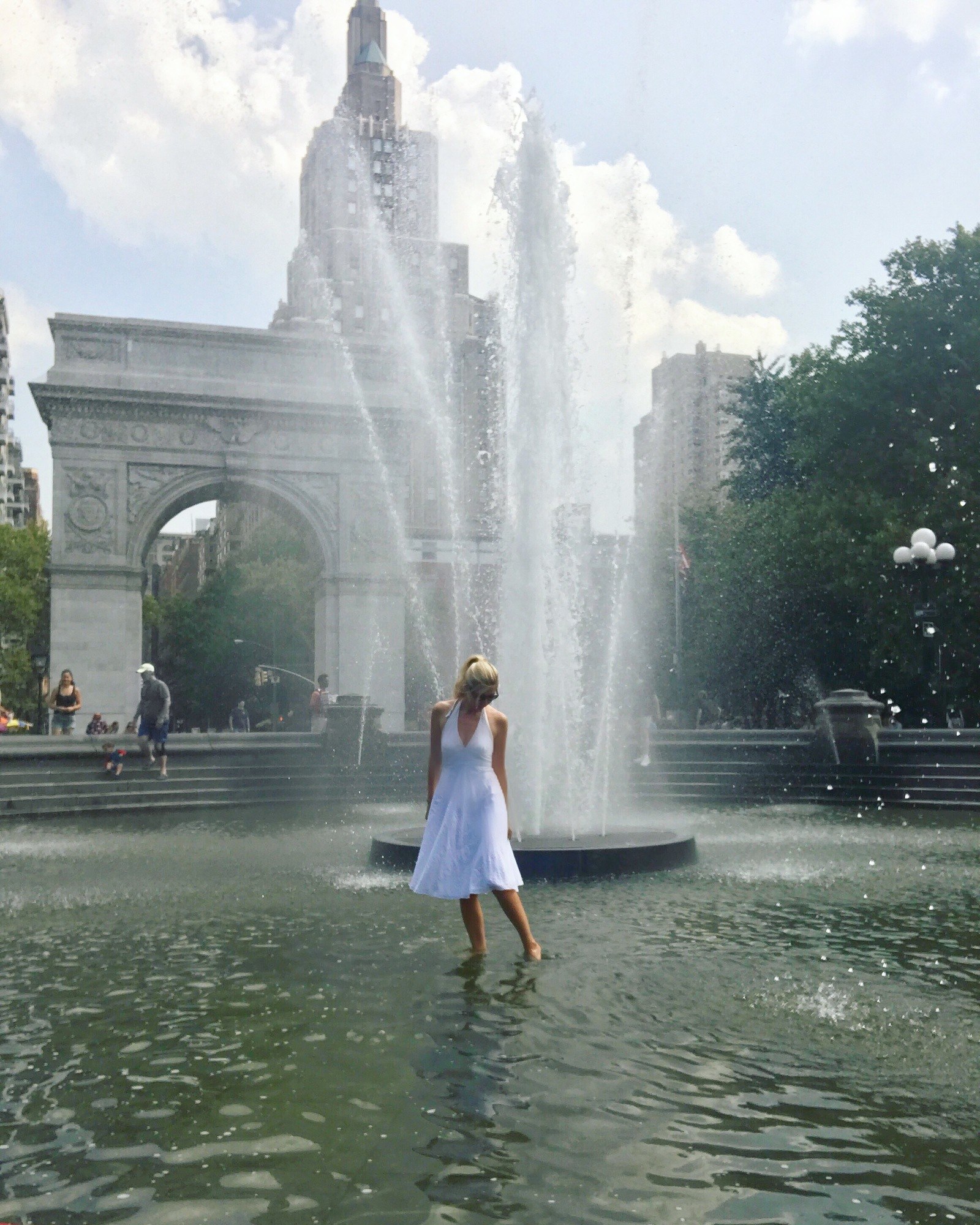 best instagram pics nyc wading fountain washington square park nyc
