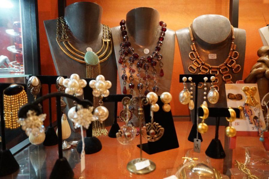 vintage shopping paris marais st paul village