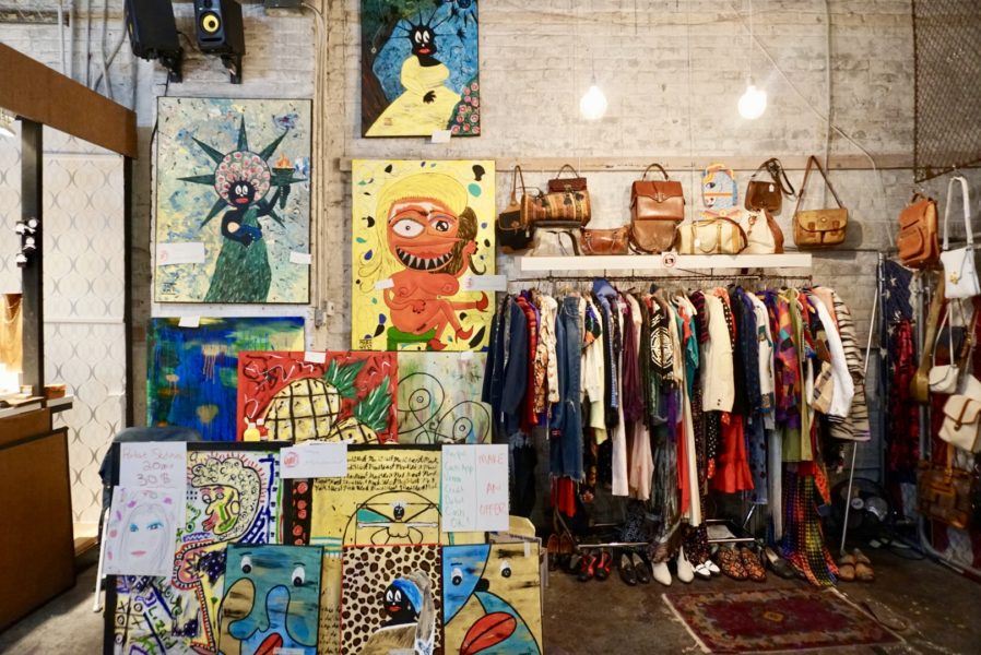 Artists and fleas vendors art