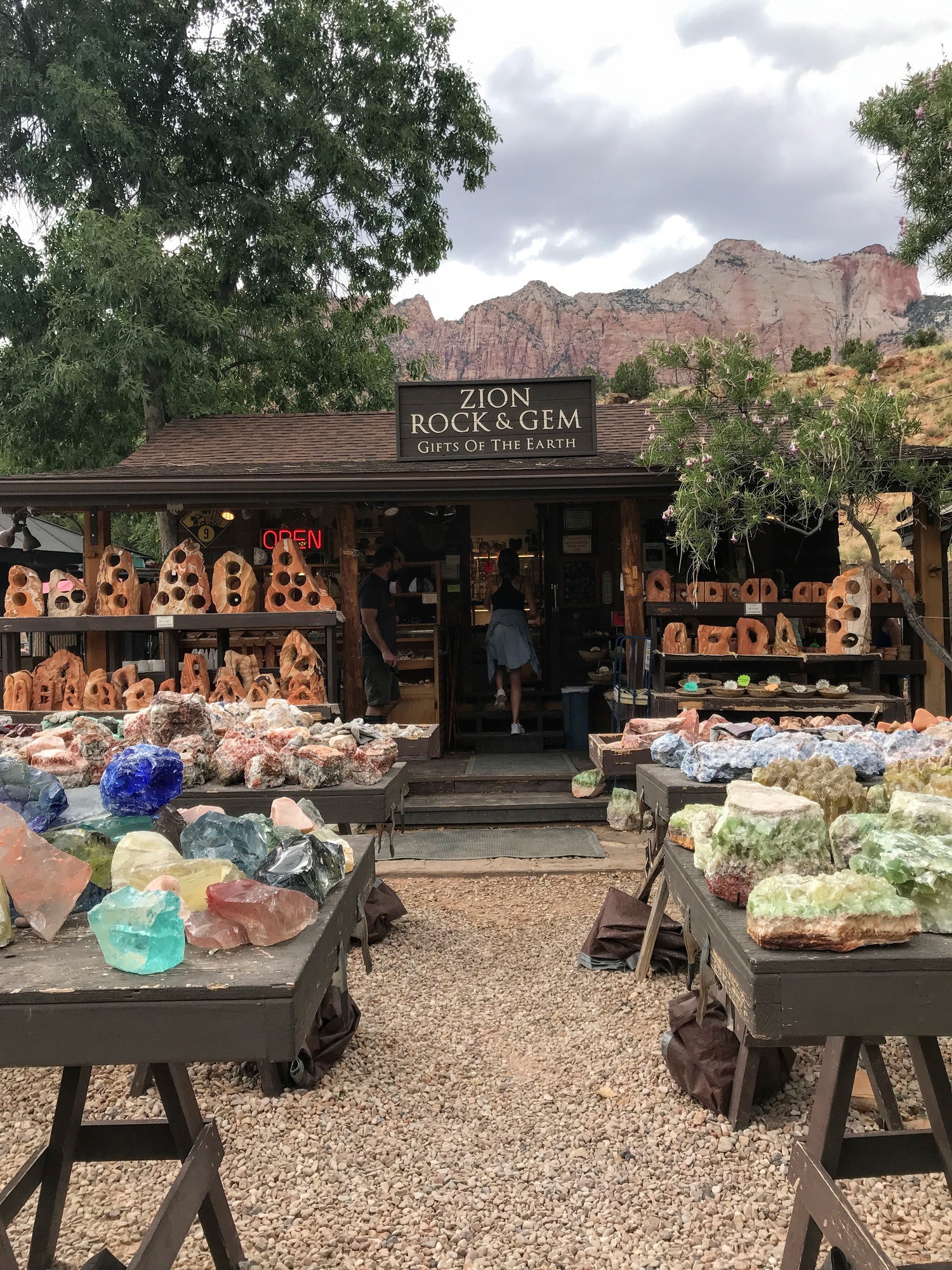 Why I Loved Zion National ParkSouvenirs, Hikes and Jaw Dropping Scenery Souvenir Finder