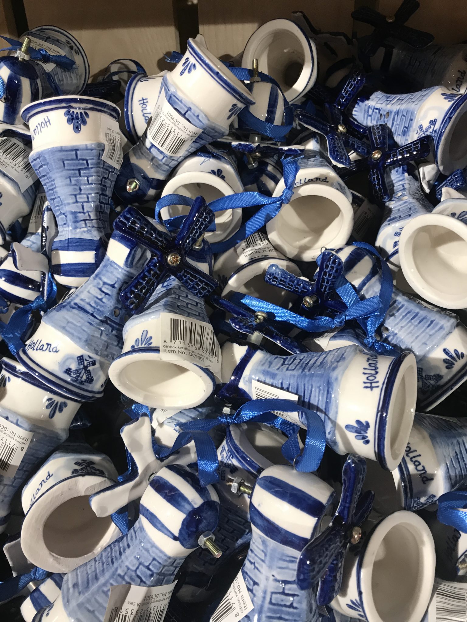 A Local's Guide to Amsterdam's Best 23 Souvenirs and Gifts to Bring